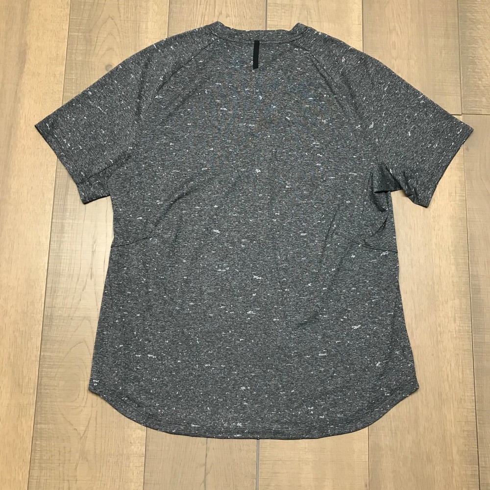 Lululemon Tee Top Mens XL Black Short Sleeve Shirt Gym Run Workout Fresh Form - Picture 2 of 10